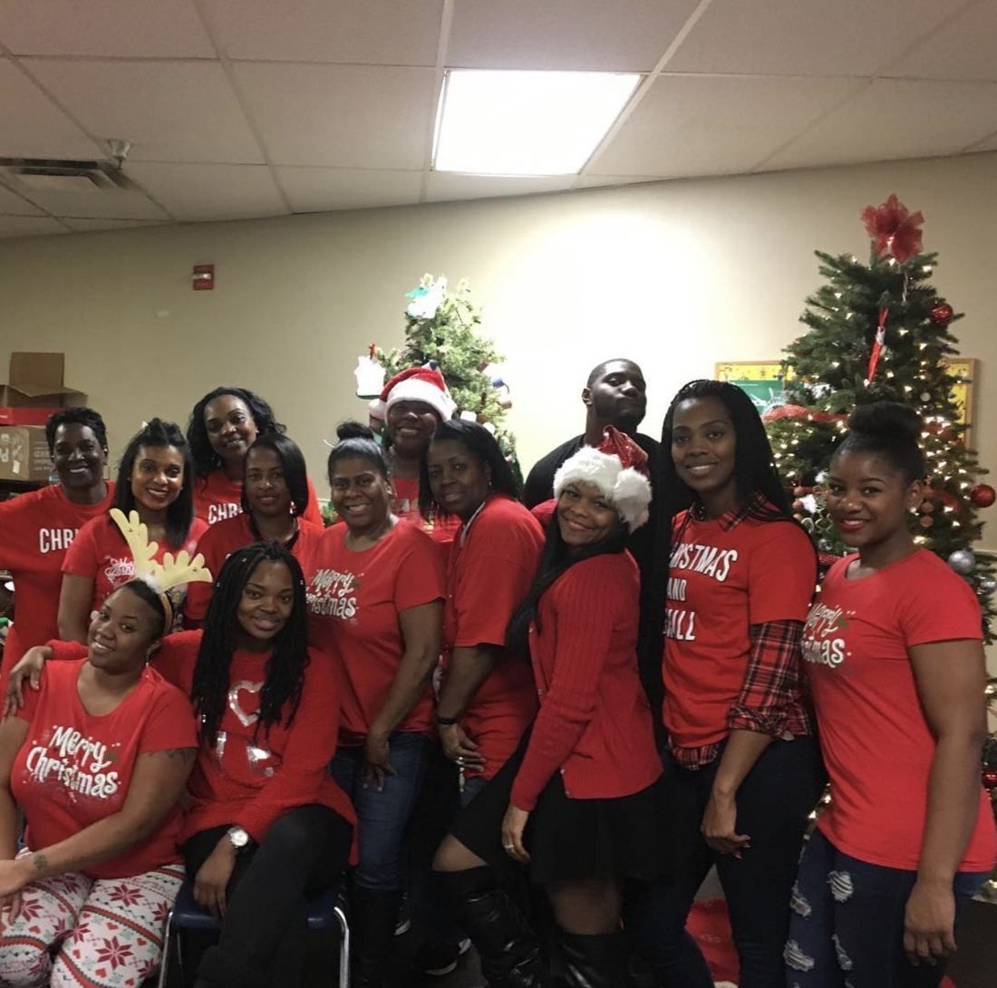 Holiday outreach volunteers